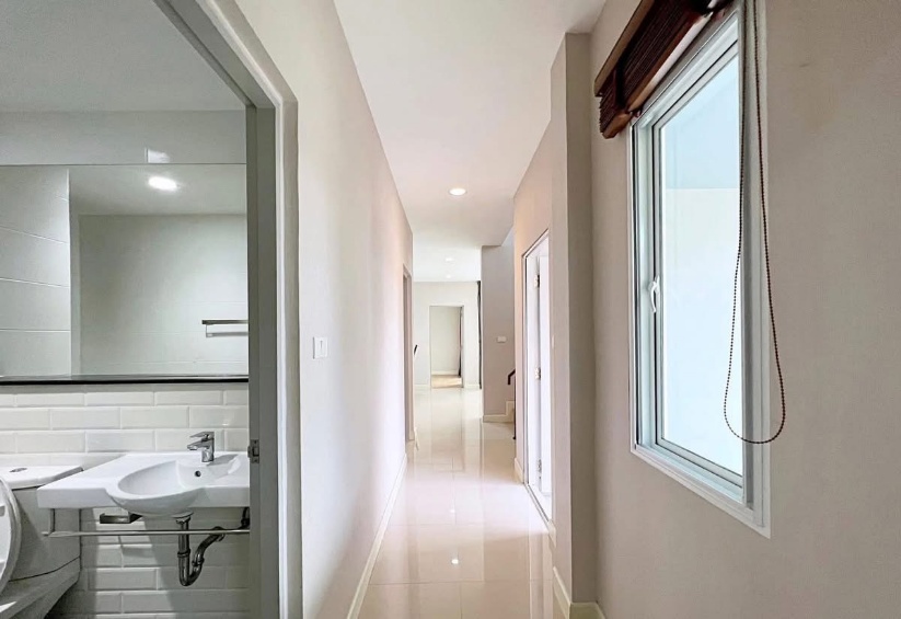 Life Bangkok Boulevard Rangsit