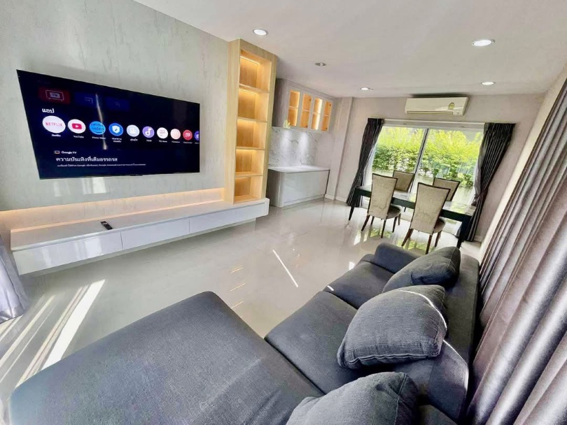 Life Bangkok Boulevard Rangsit