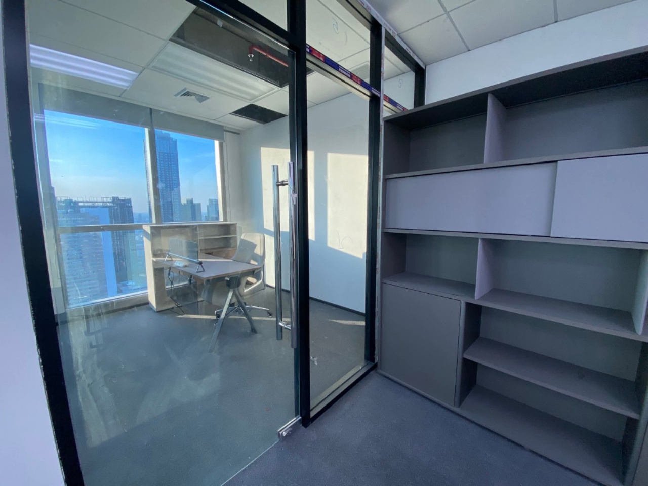 Wokii (V-One Tower) —  Office