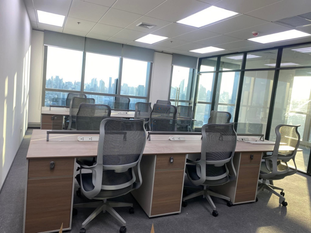 Wokii (V-One Tower) —  Office