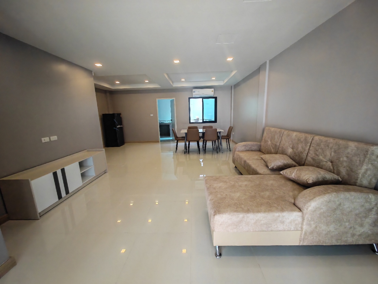 芭提雅威尼斯联排别墅