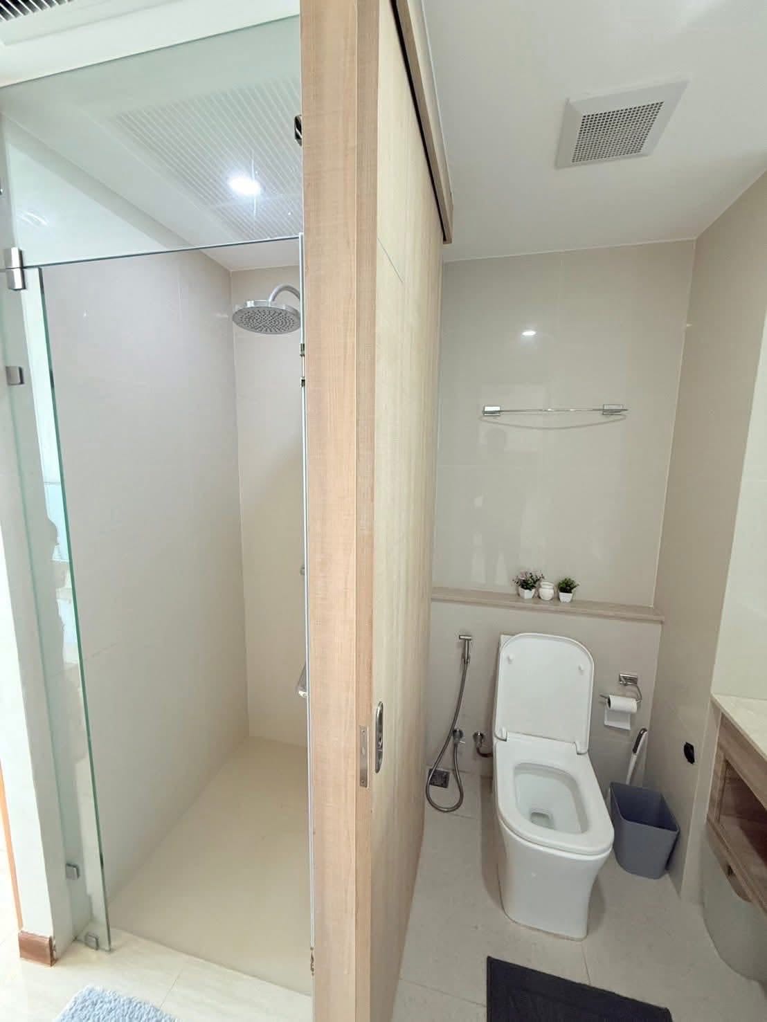 里维埃拉乔木提恩公寓