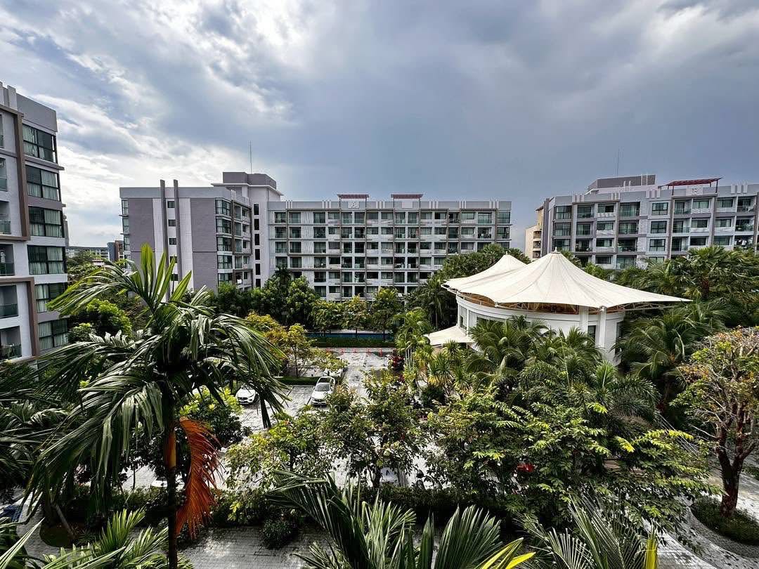 Dusit Grand Park 1