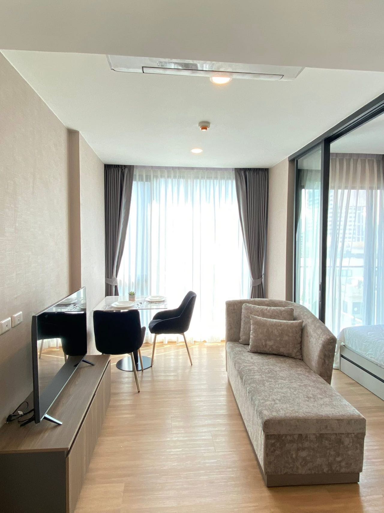 LLoyd Soonvijai Condo