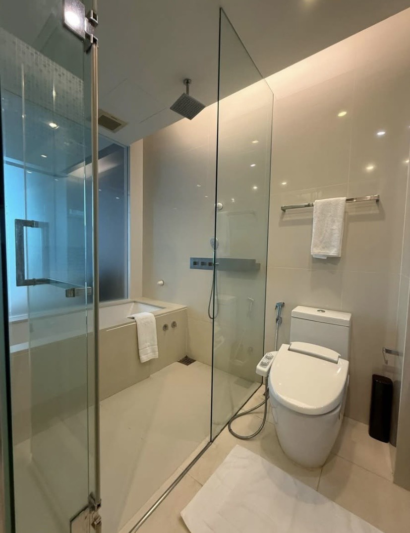 The Room Sukhumvit 21