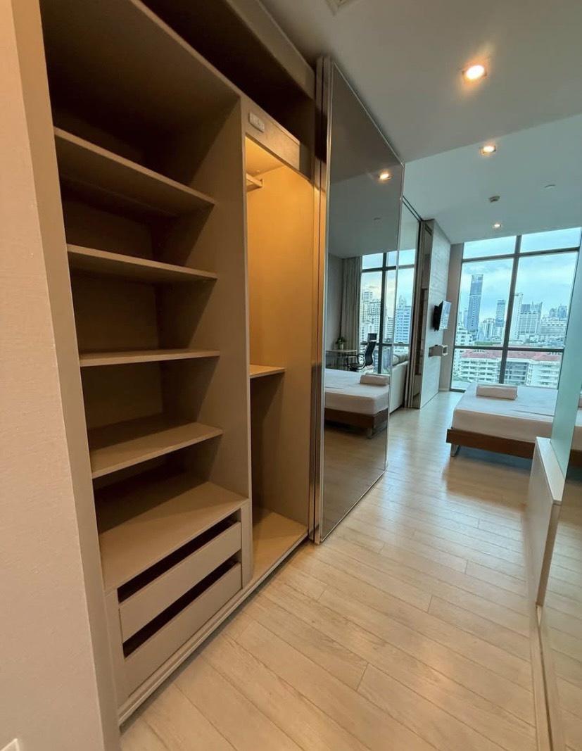 The Room Sukhumvit 21