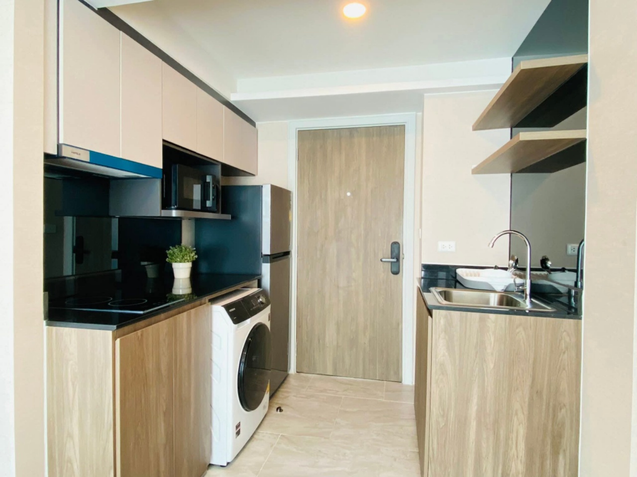 LLOYD Soonvijai - Thonglor