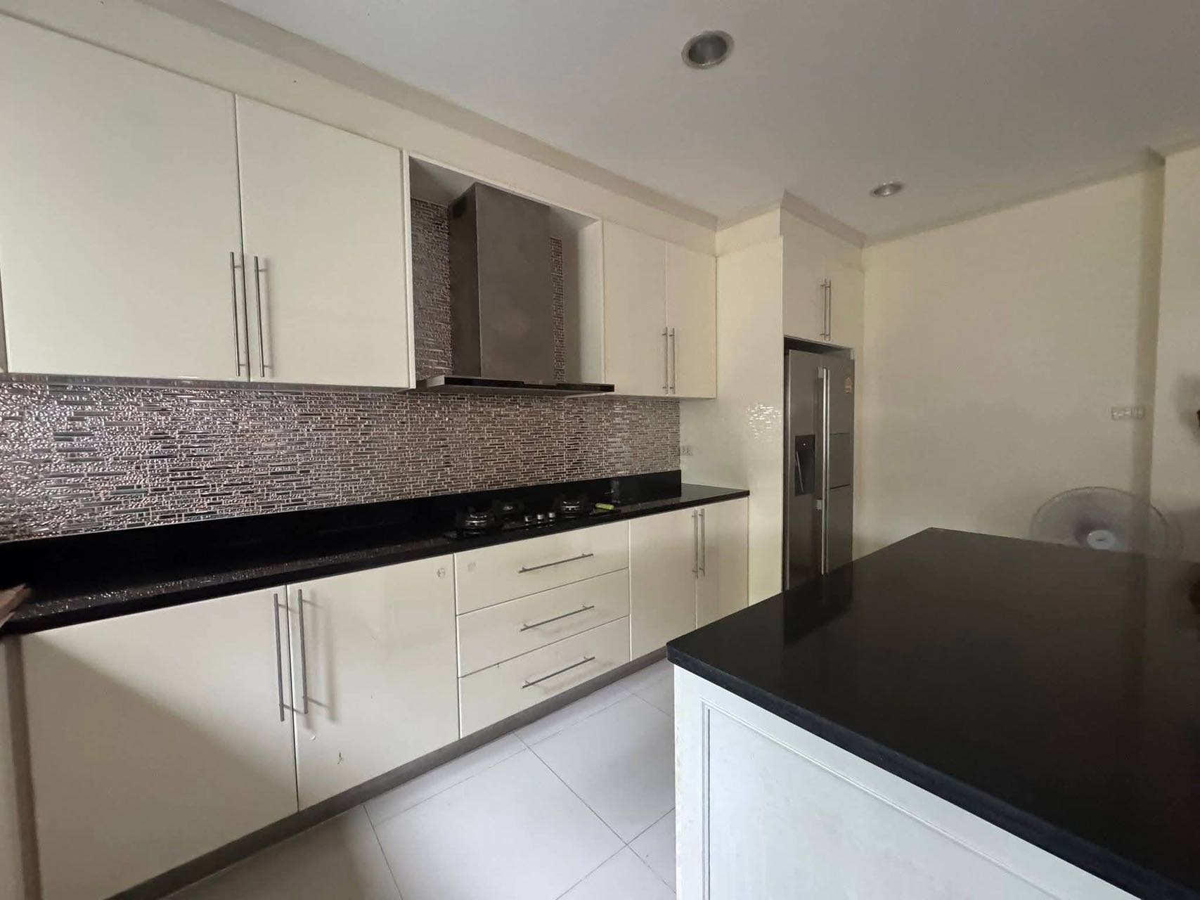 Central Park Hillside Pattaya 独栋别墅