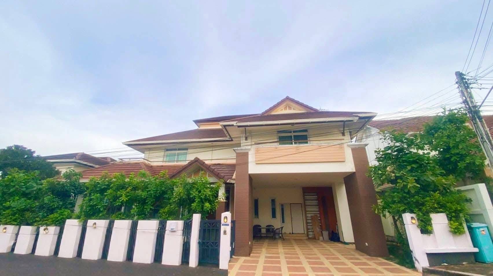 Central Park Hillside Pattaya 独栋别墅