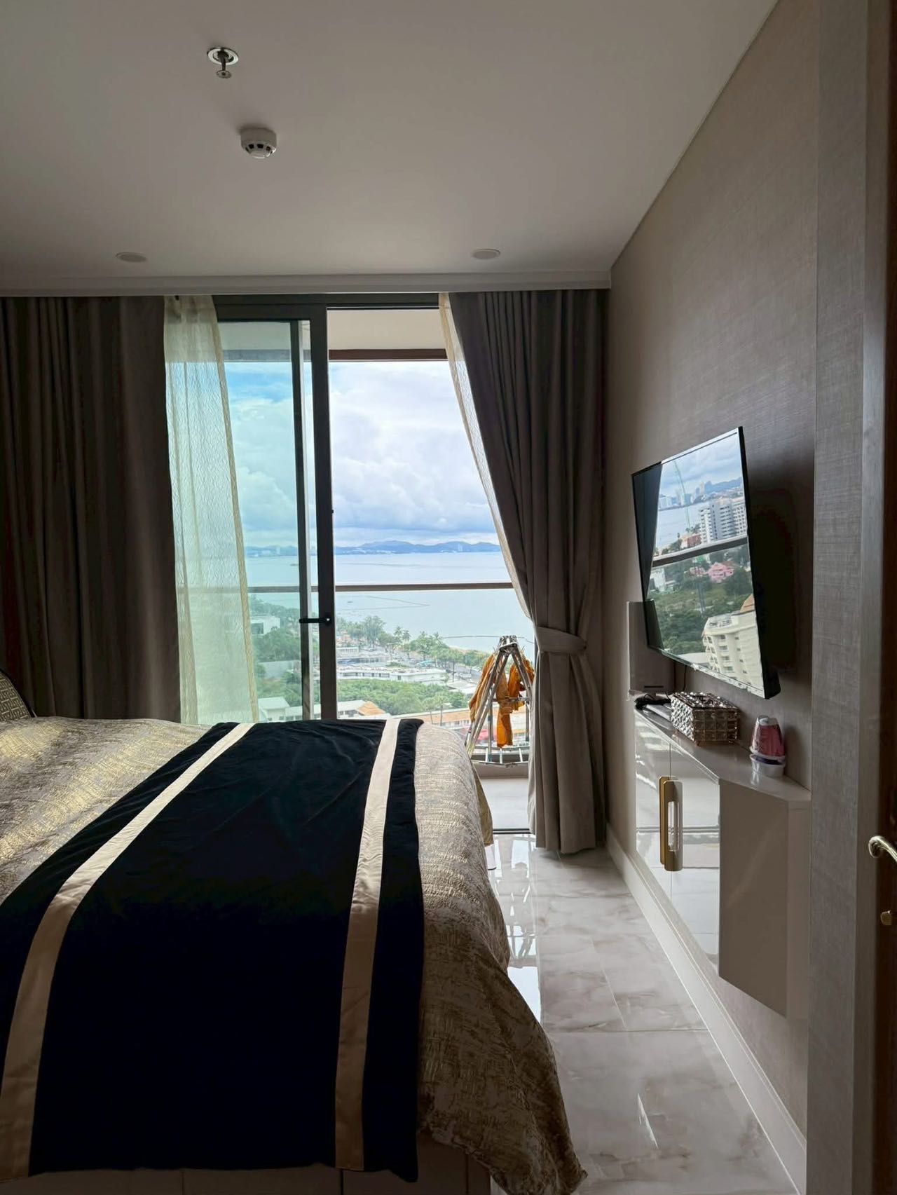 乔木提恩科帕卡巴纳海滩