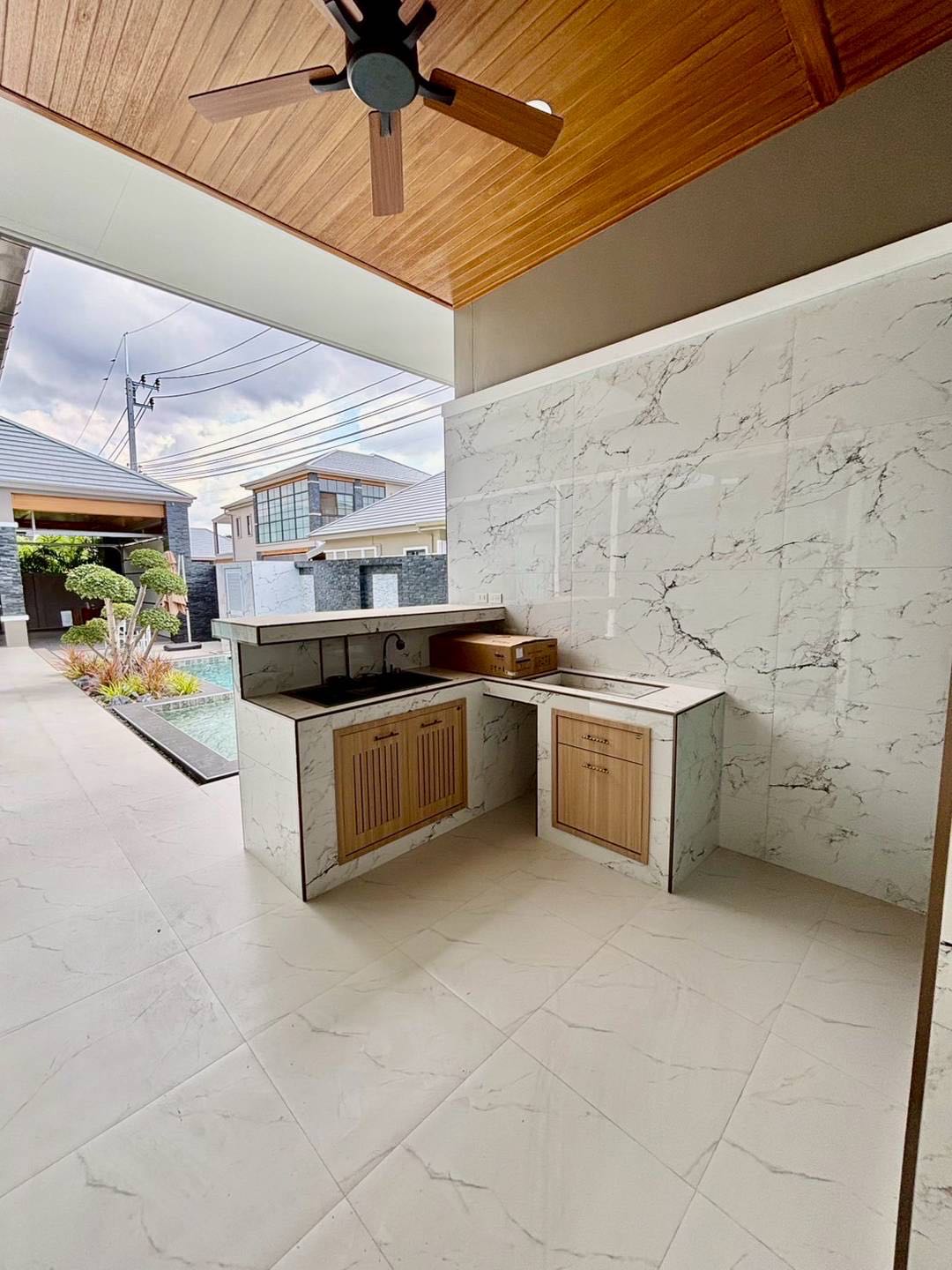 玛普拉占湖附近泳池别墅出租