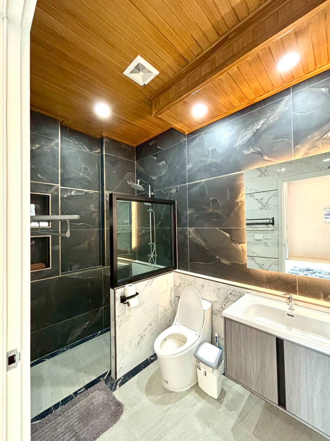 玛普拉占湖附近泳池别墅出租