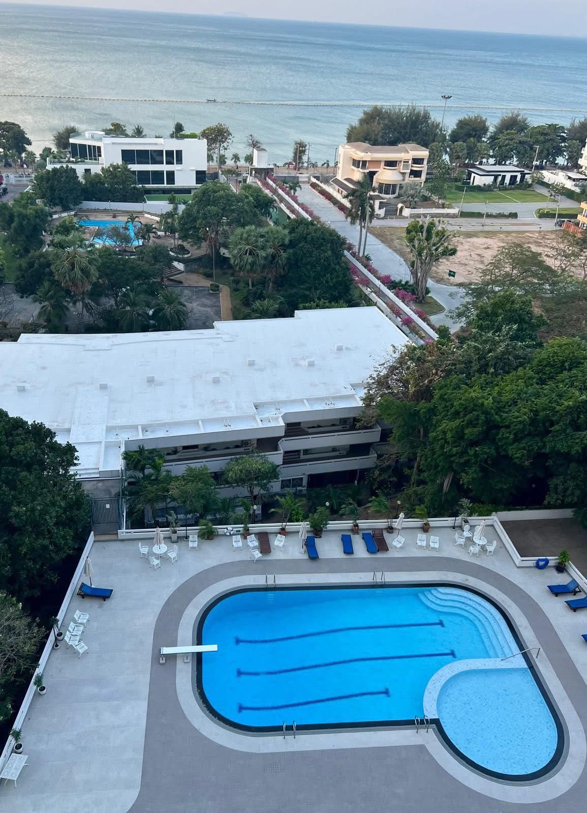 芭堤雅中天海滩 Grand Condotel