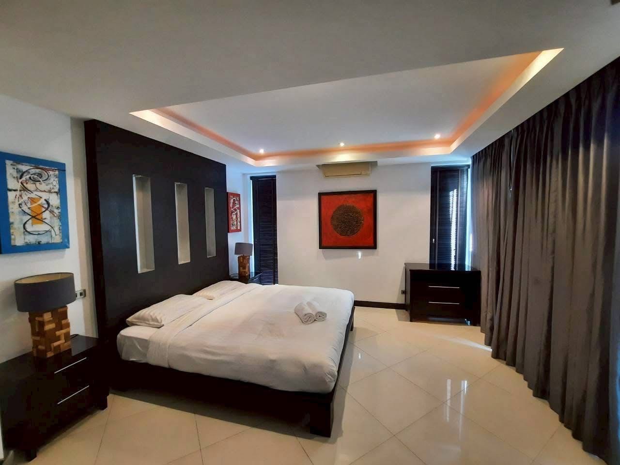 棕榈绿洲乔木提恩豪华泳池别墅出租：现代生活体验