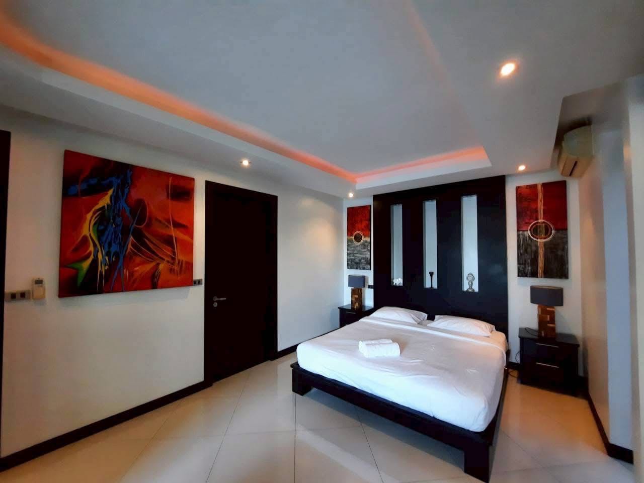 棕榈绿洲乔木提恩豪华泳池别墅出租：现代生活体验