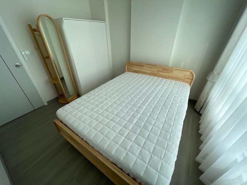 The President Charan Yaek Fai Chai Station