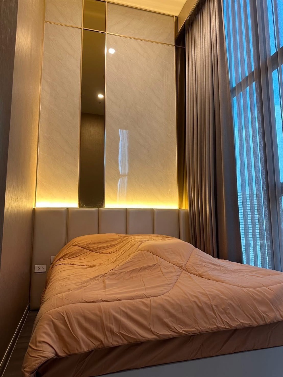 knightsbridge Space Rama 9 复试