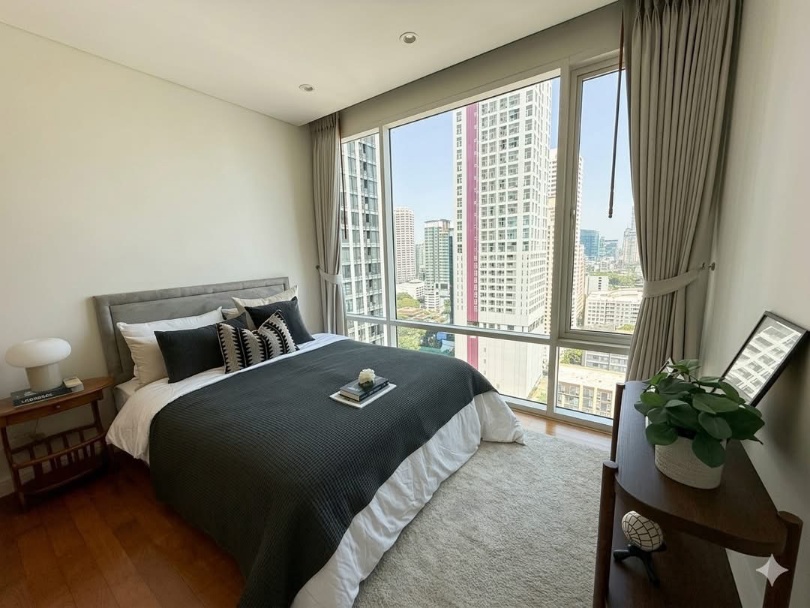 Fullerton Sukhumvit Luxe Condo in Ekkamai
