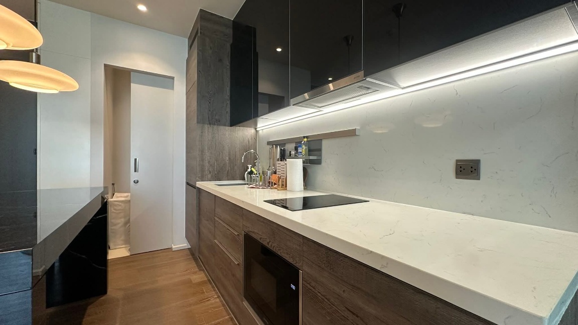 Muniq Langsuan 出售