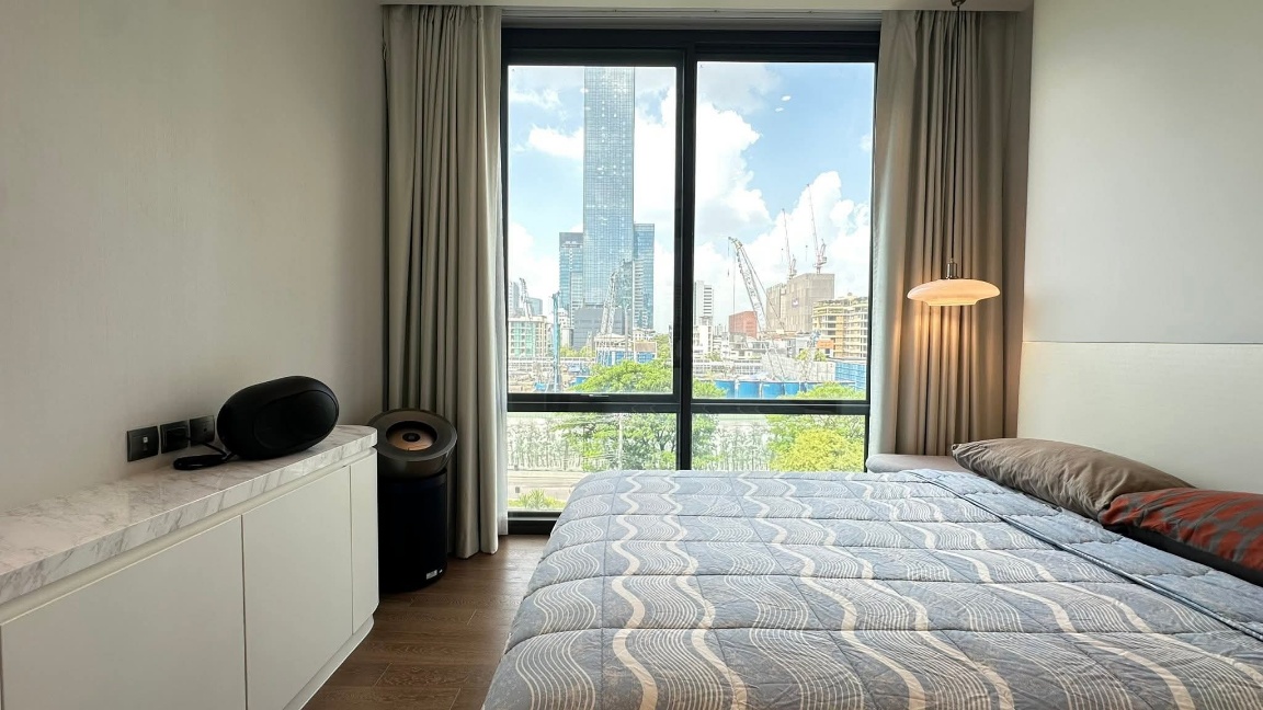 Muniq Langsuan 出售