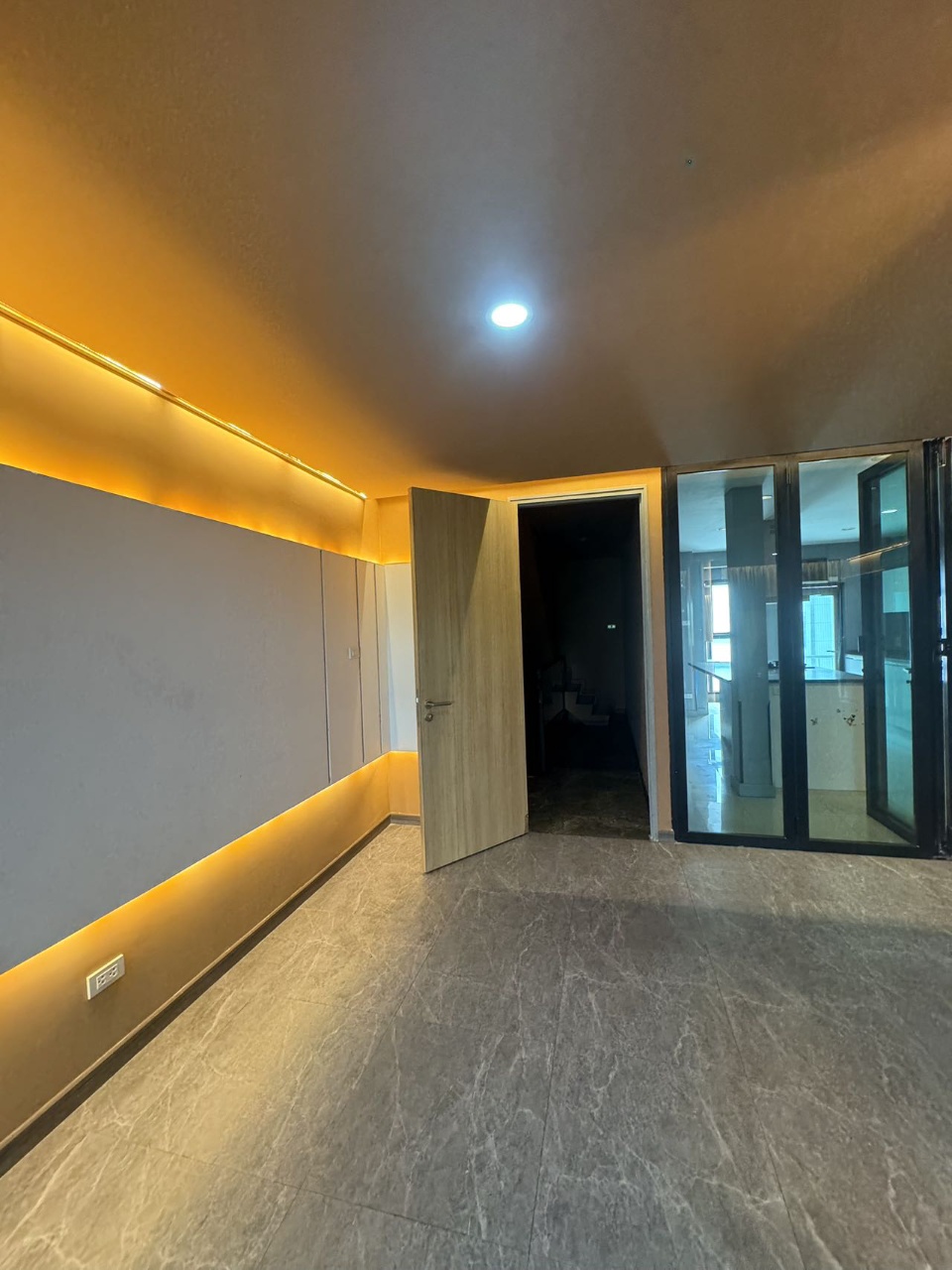 Home Office Rama9联排商住