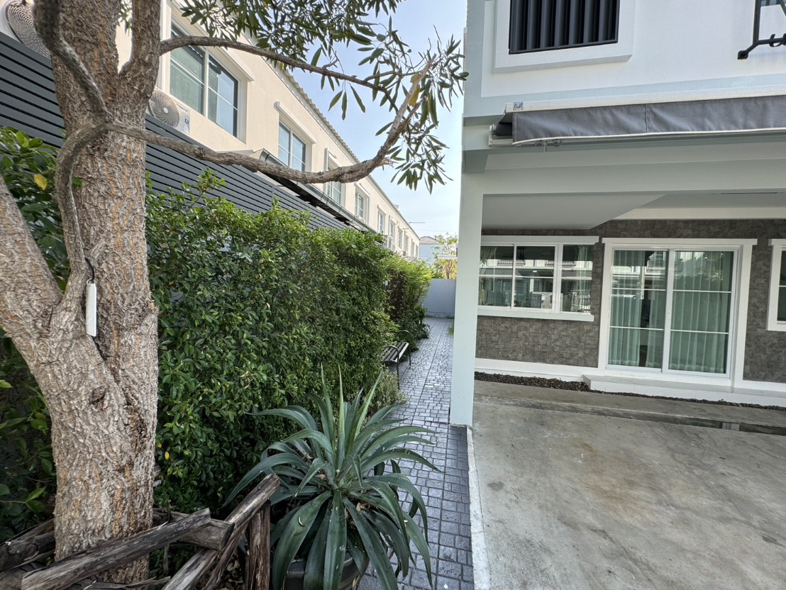 Indy Bangna Ramkhamhaeng2 联排别墅