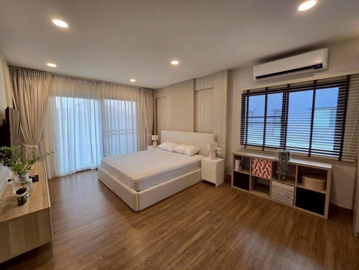 Centro Bangna 四卧190平米