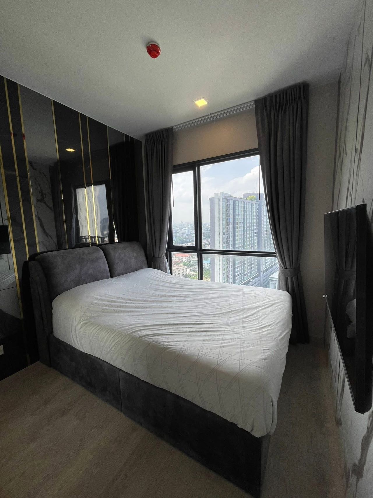 The Tree Pattanakarn Ekkamai