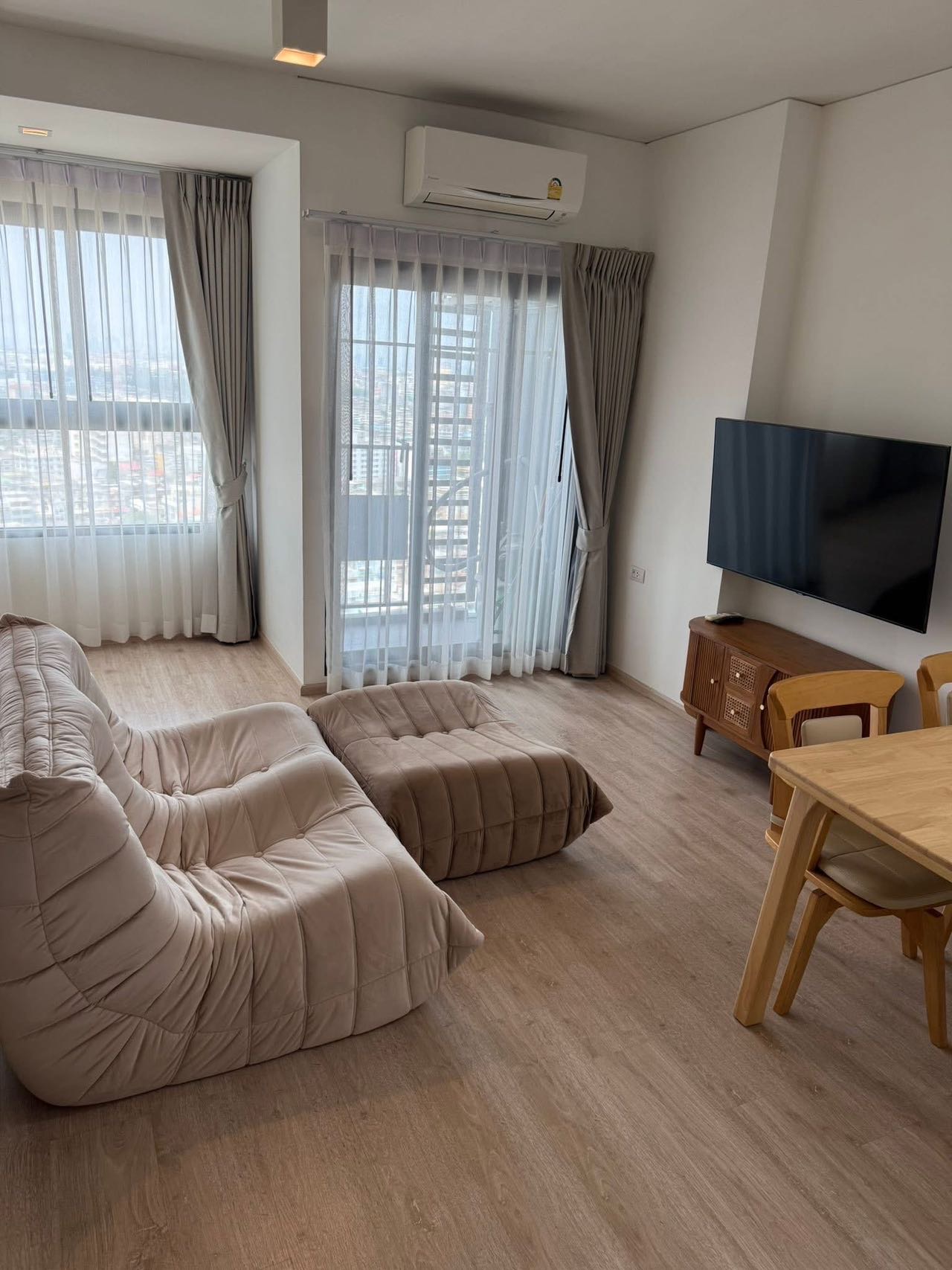 Ideo Sathorn - Wongwianyai