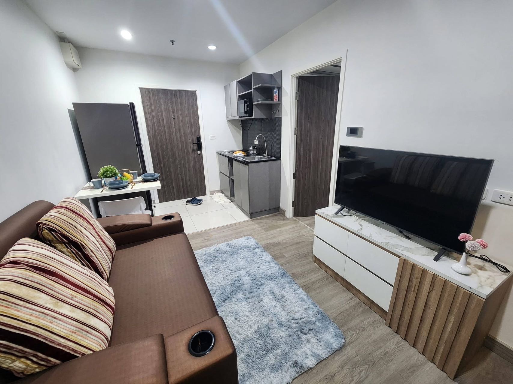 Thana Astoria Pinklao