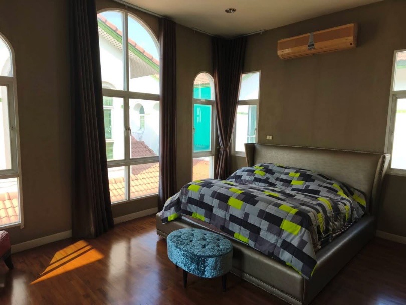 Rasa Spanish Courtyard