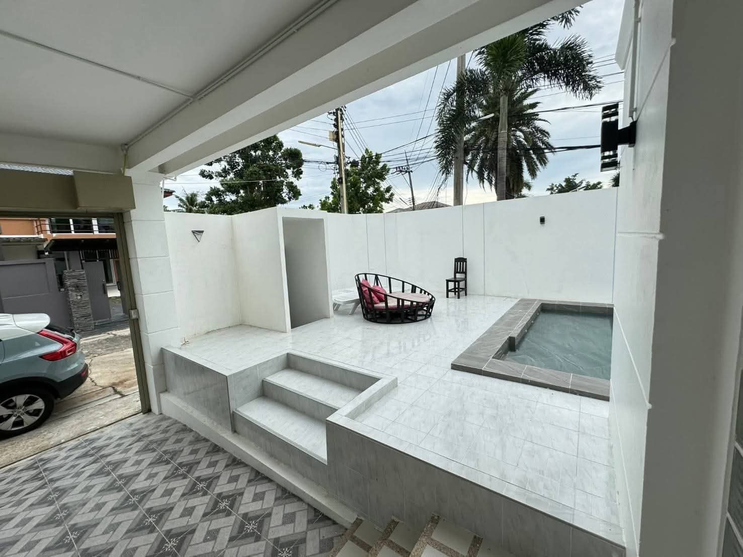 Chateau Dale Residence