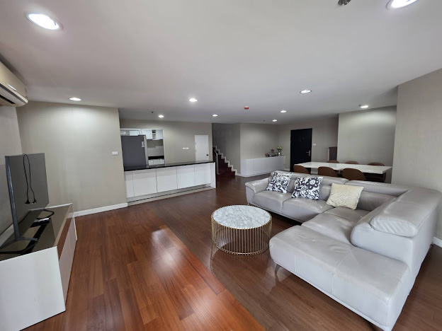 Belle Grand Rama 9