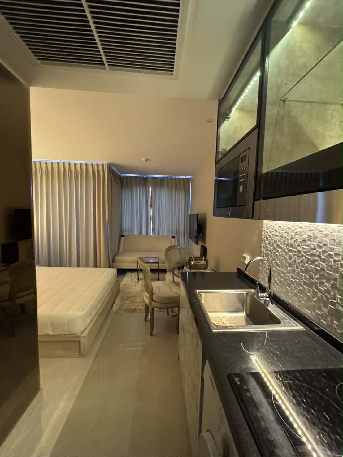 Riviera Monaco X Monthstayz