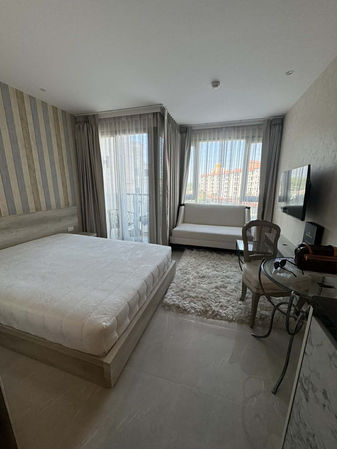 Riviera Monaco X Monthstayz