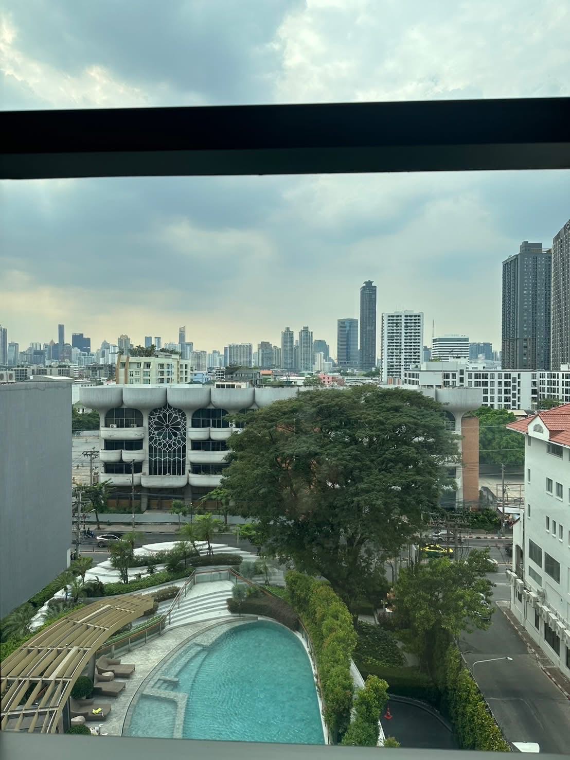 The Monument Thonglor