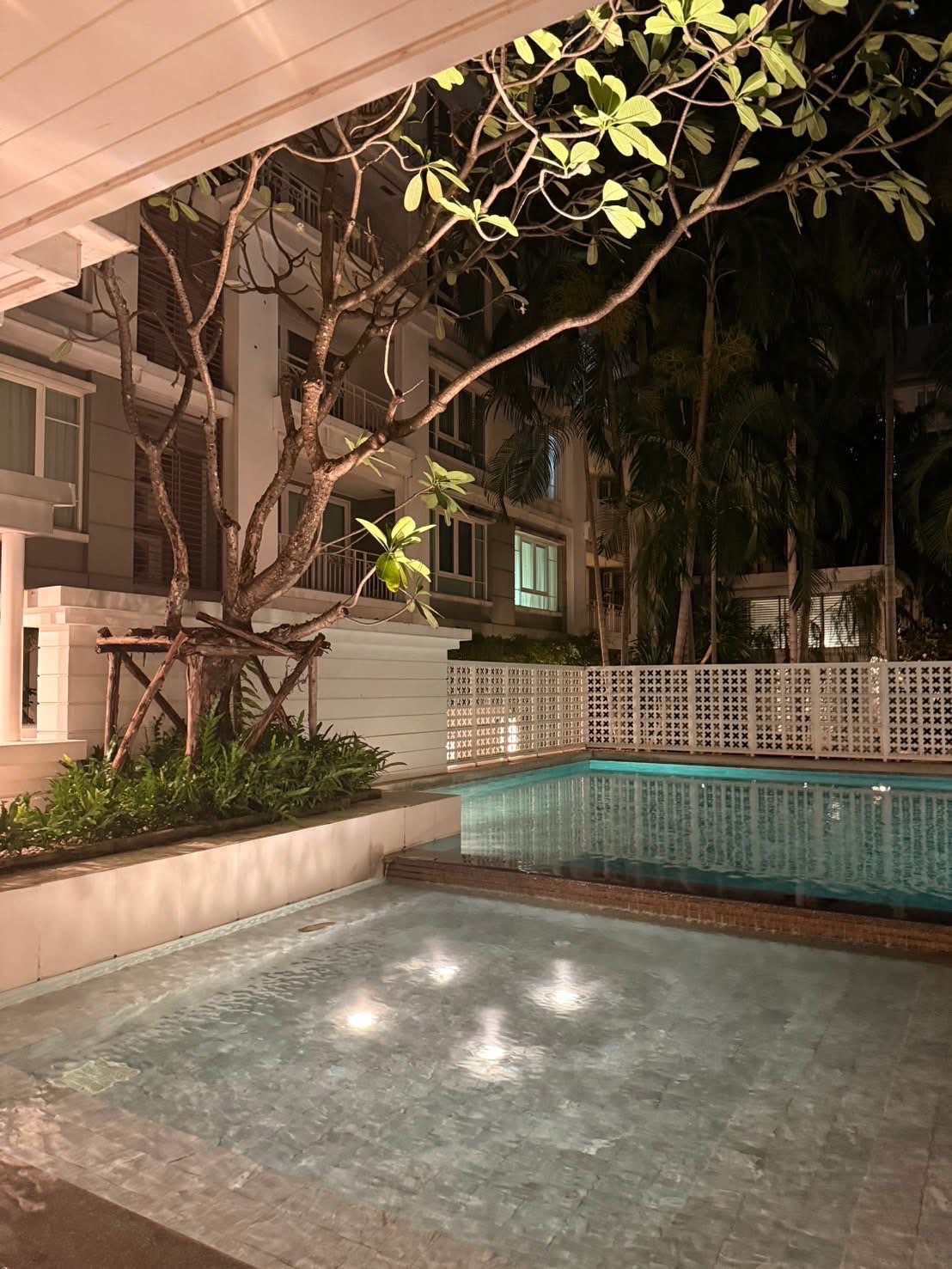 The Bangkok Sathorn Taksin