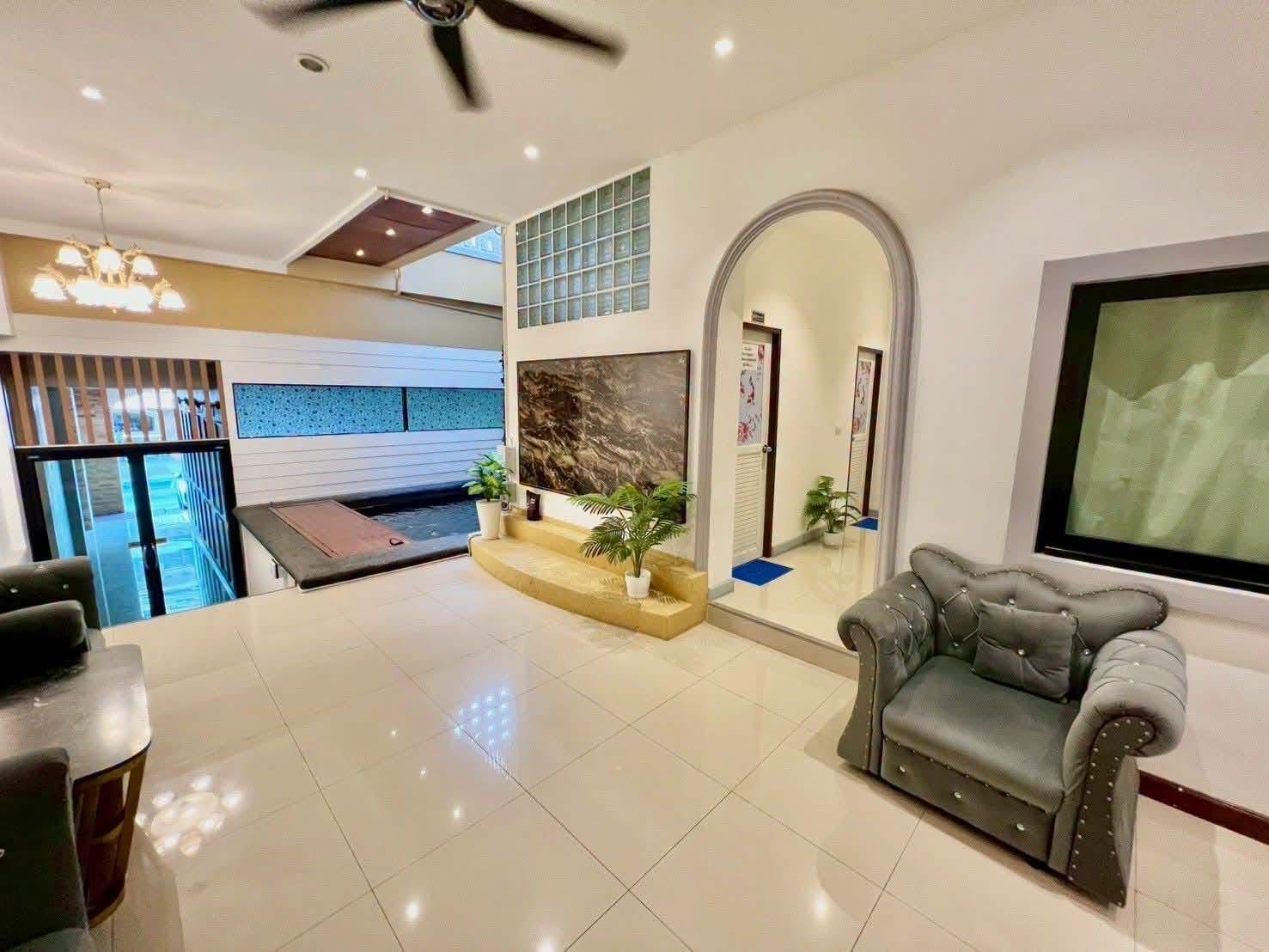 Pe Mai House