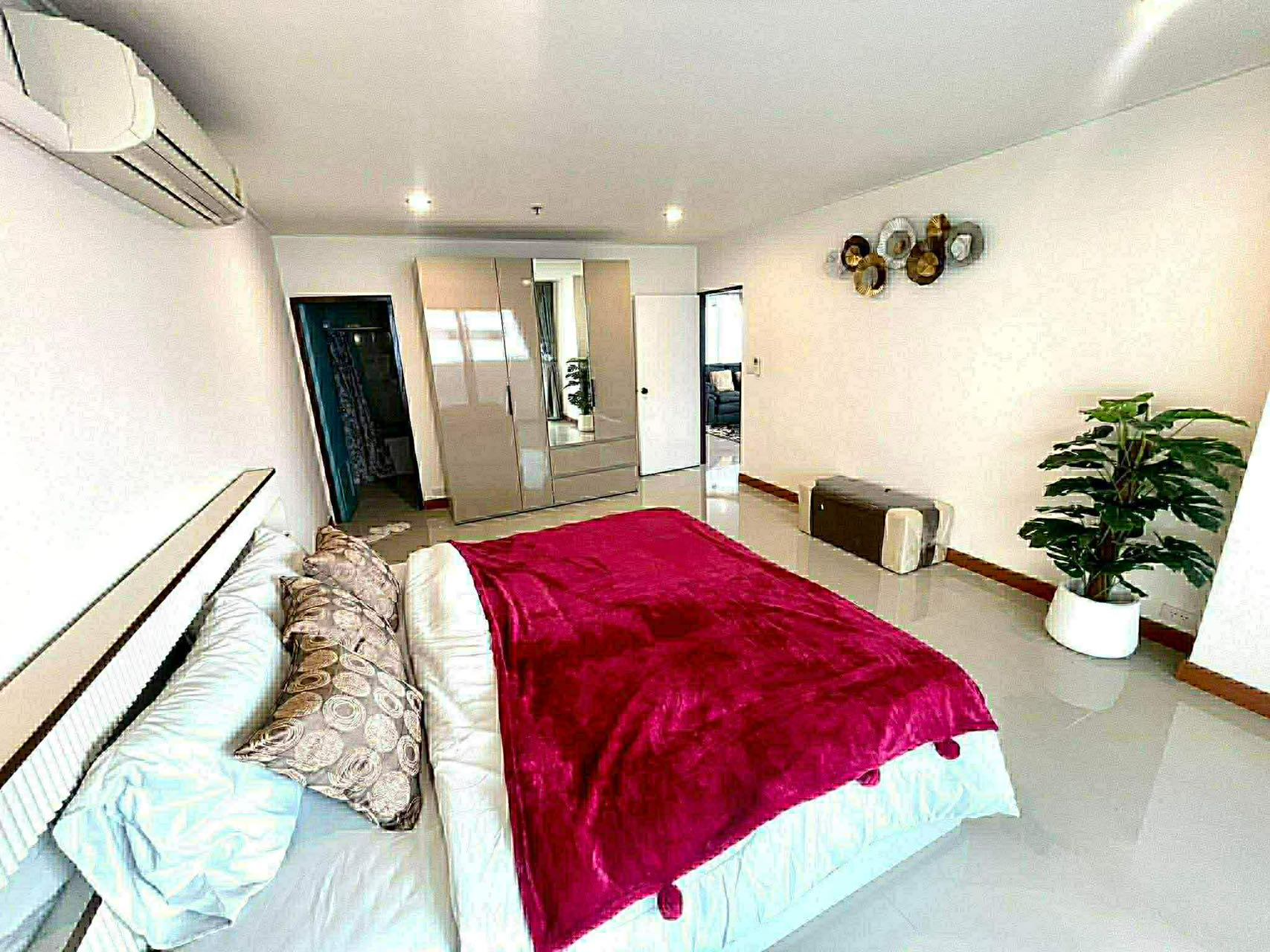 Paradise Condominium