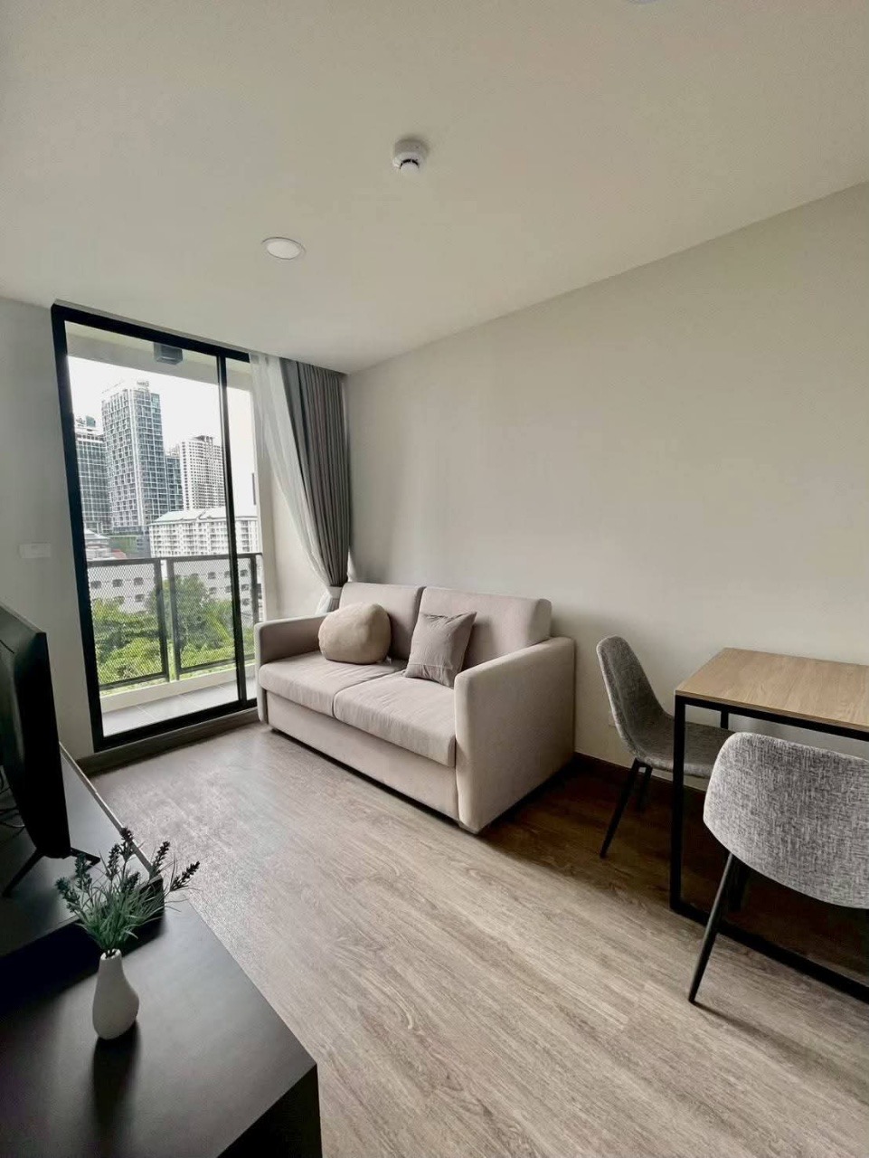 FLEXI Sathorn - Charoennakorn