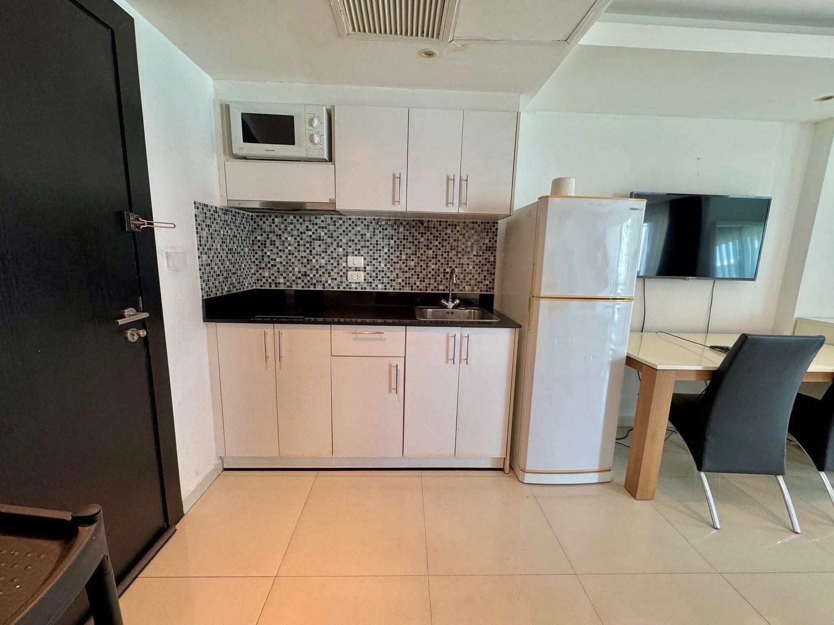 Centara Avenue Residence 