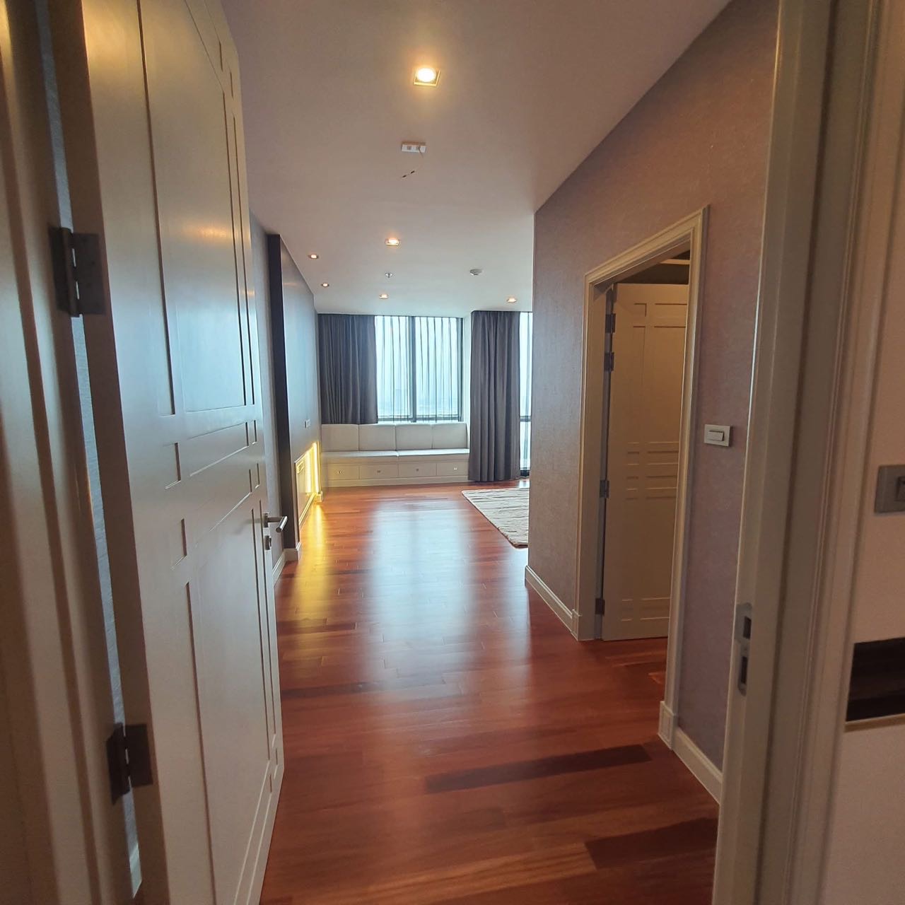 The Four Wings Residence Srinakarin