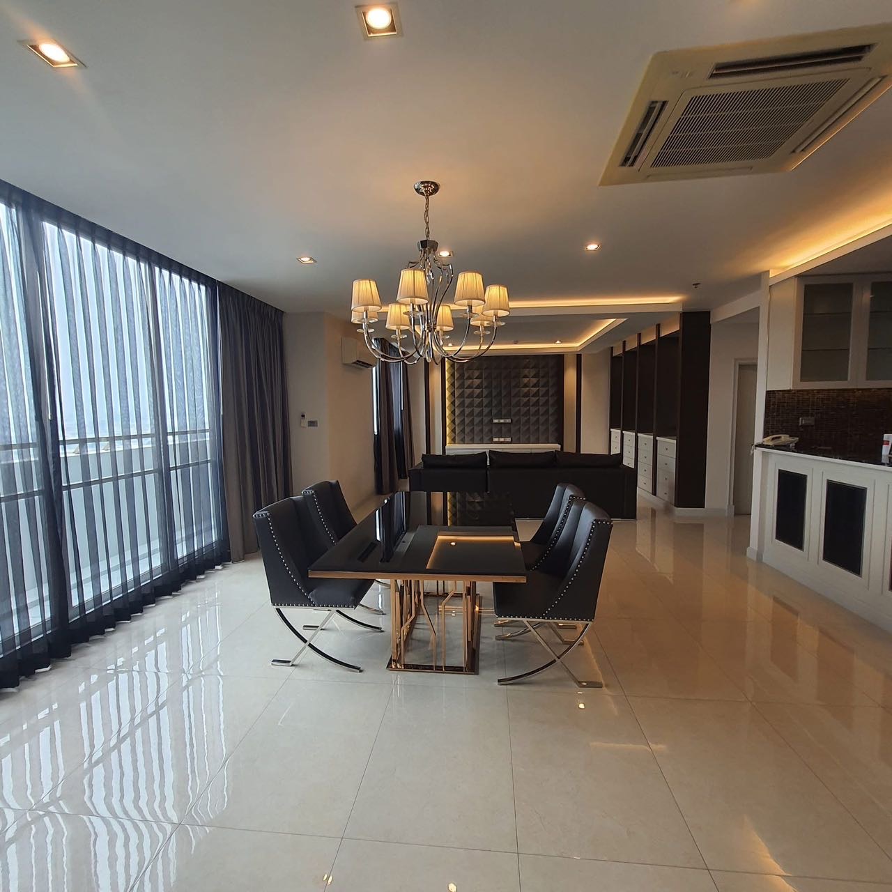 The Four Wings Residence Srinakarin