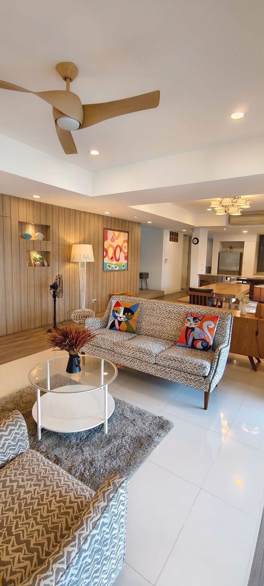 Courtyard Villa Rama 9- Wongwaen