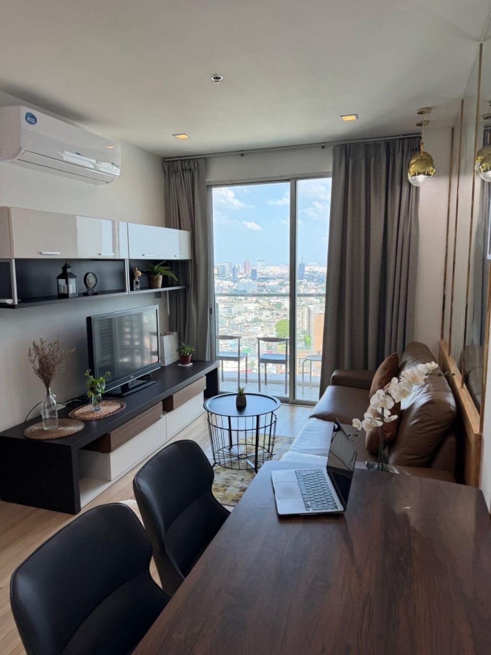 Skywalk Residence-B