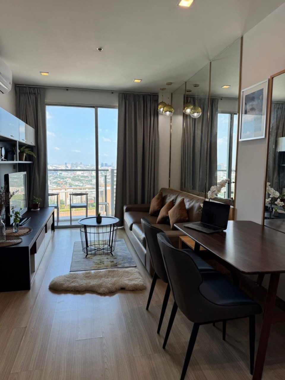 Skywalk Residence-B